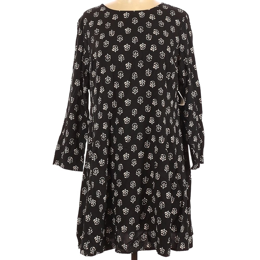 Old Navy Patterned Dress - Size Large
